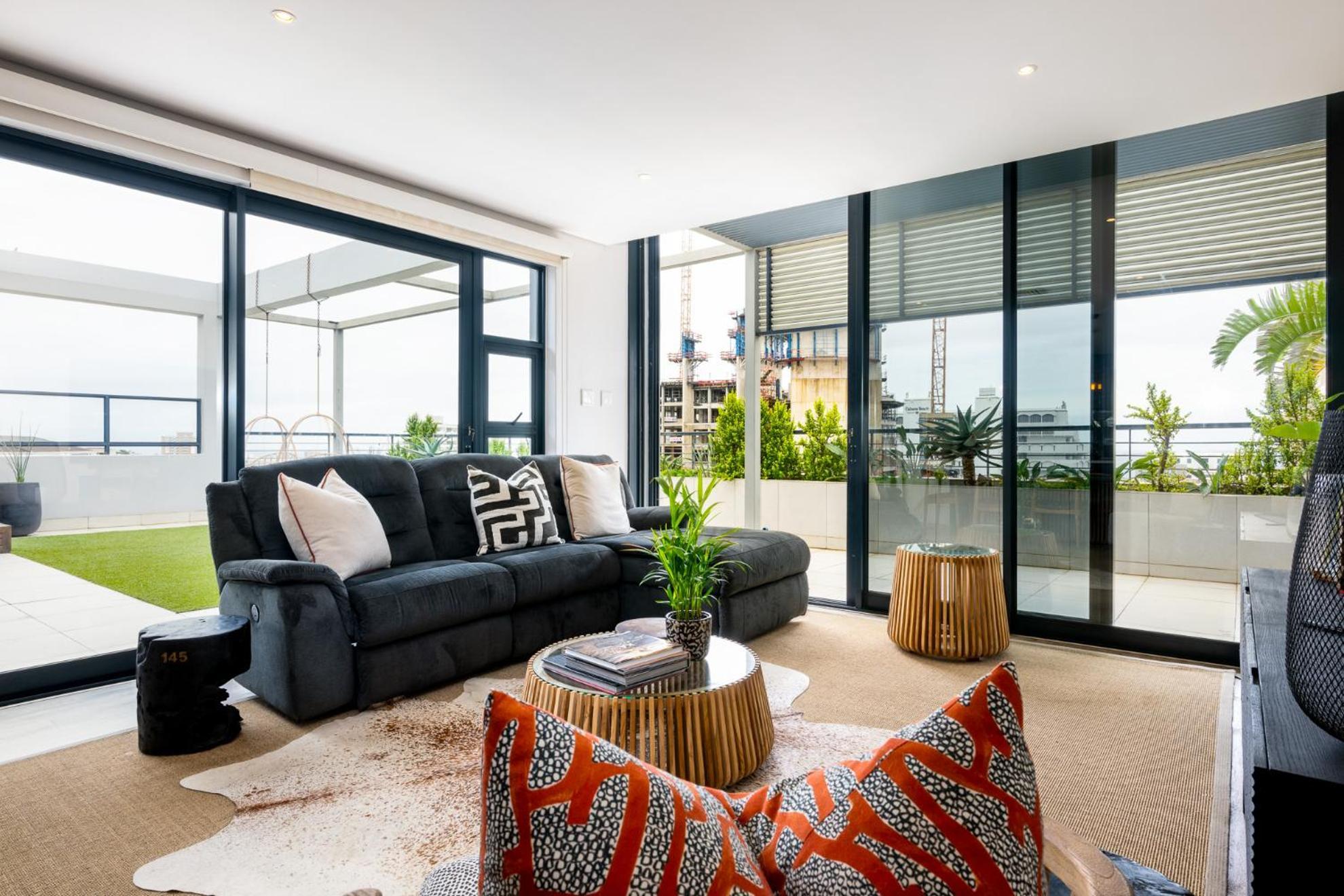 Luxurious Umhlanga Penthouse Beacon Rock 323 With Inverter Durban