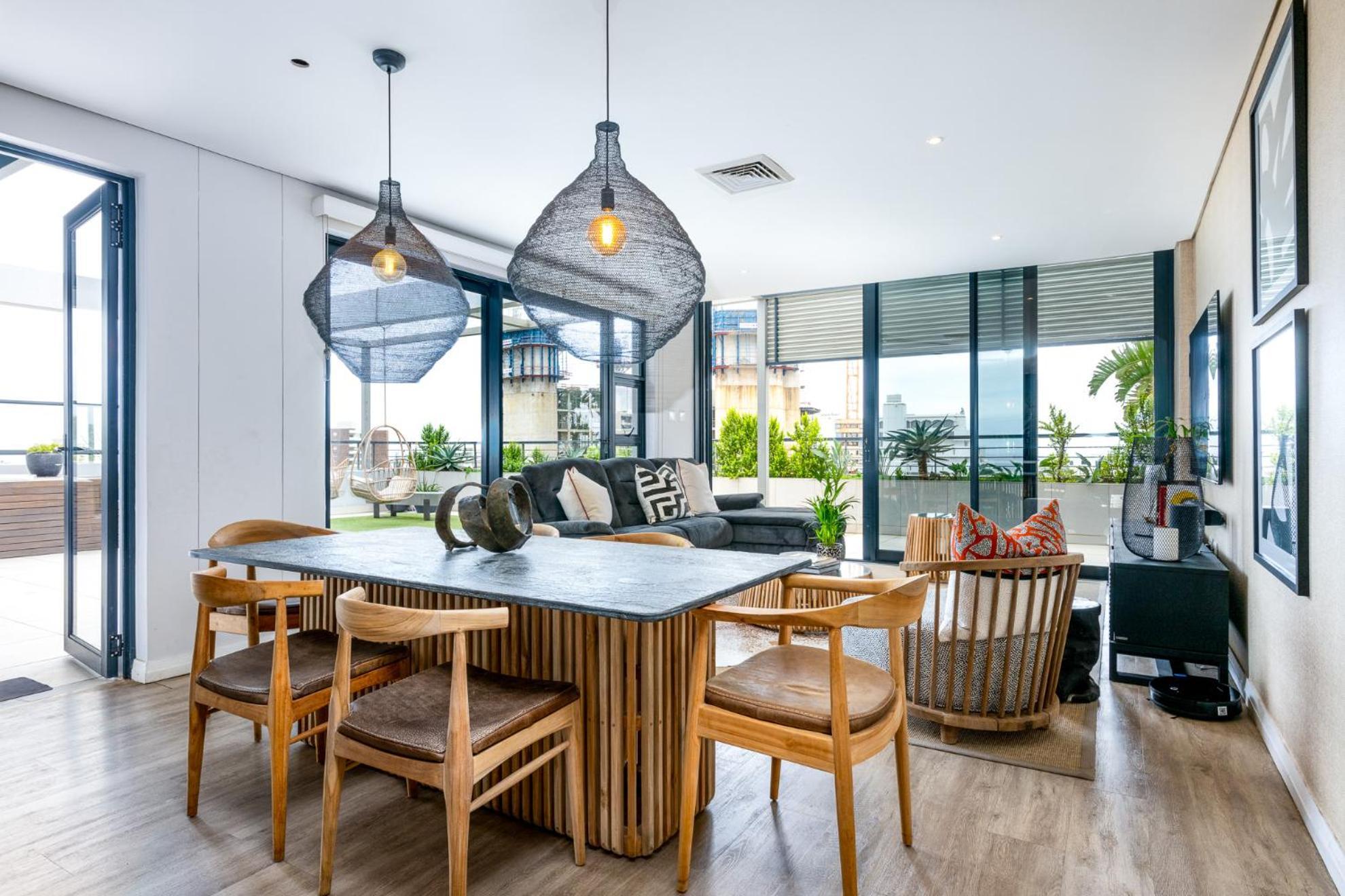 Luxurious Umhlanga Penthouse Beacon Rock 323 With Inverter *