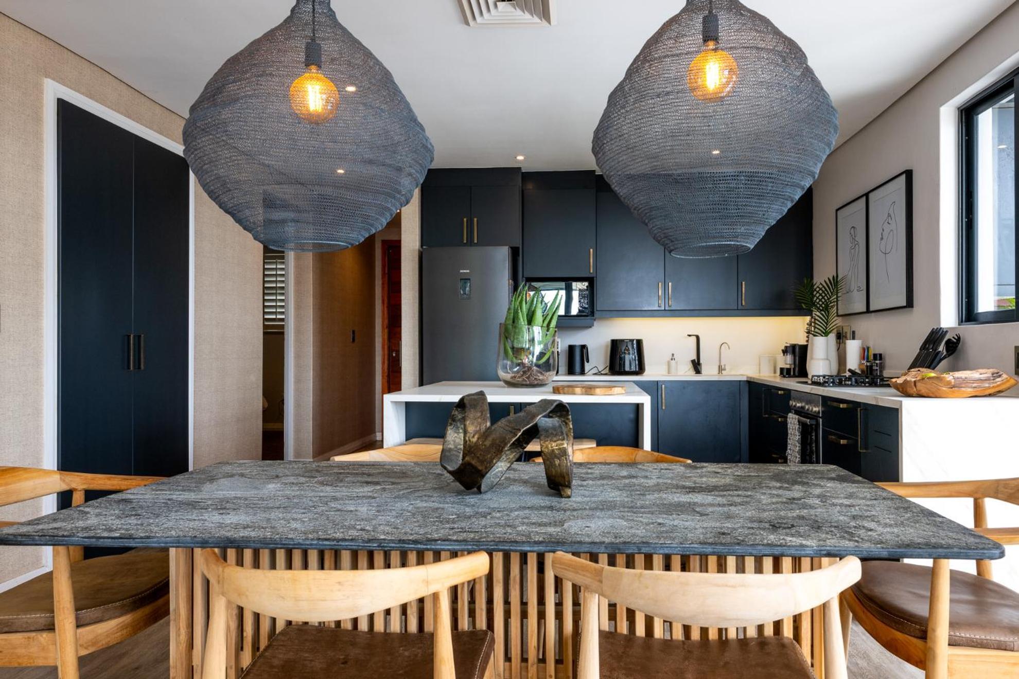 Luxurious Umhlanga Penthouse Beacon Rock 323 With Inverter